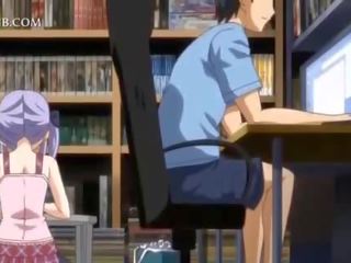 Plachý anime panenka v zástěra jumping craving manhood v lůžko
