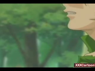Elf hentai schoolmeisje geneukt in een magie bos