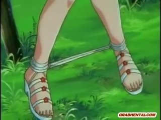 Animen flickvän blir pressas henne tuttarna och hård poked